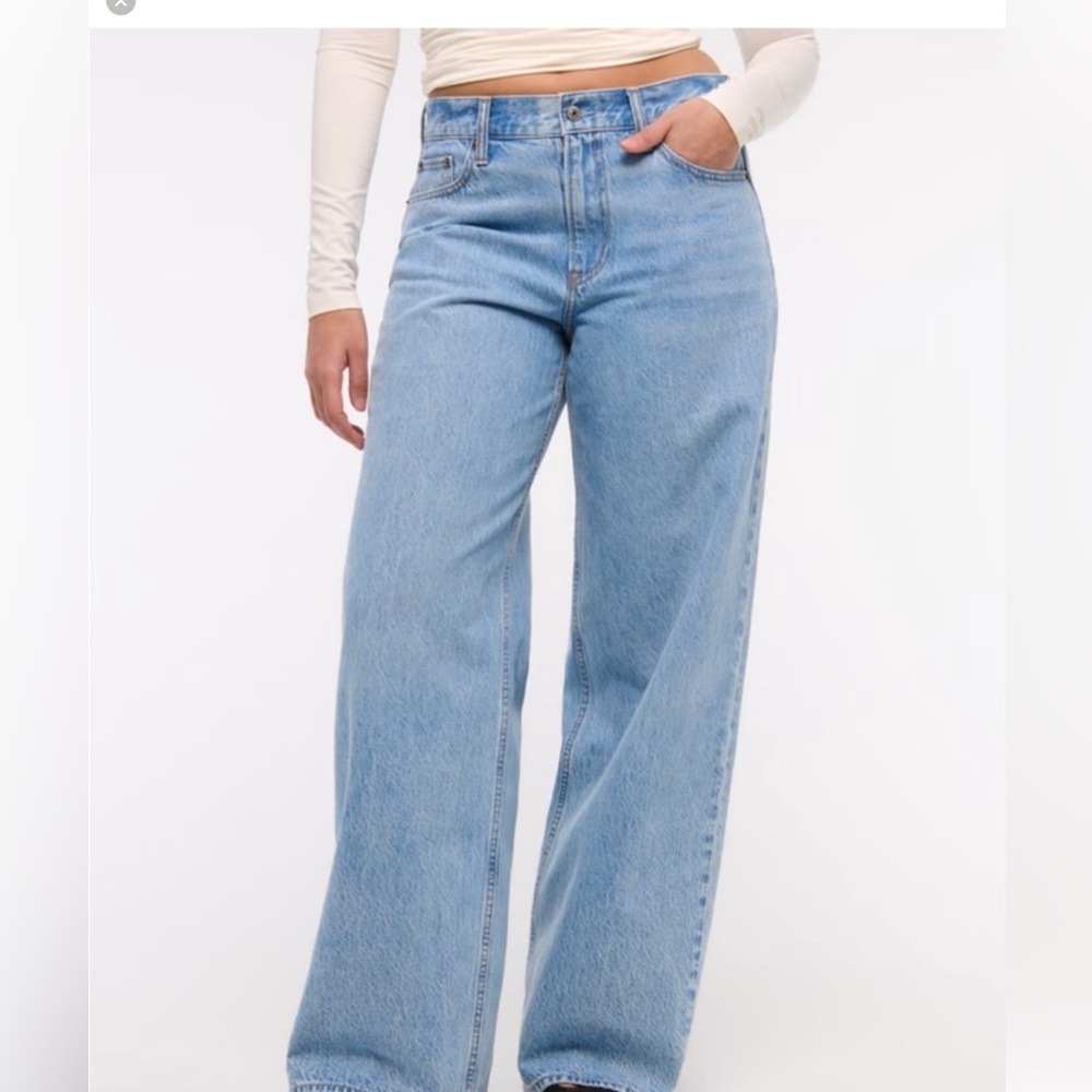 16 Abercrombie & Fitch The Ultra Loose Low Rise Light Blue Barrel Jeans